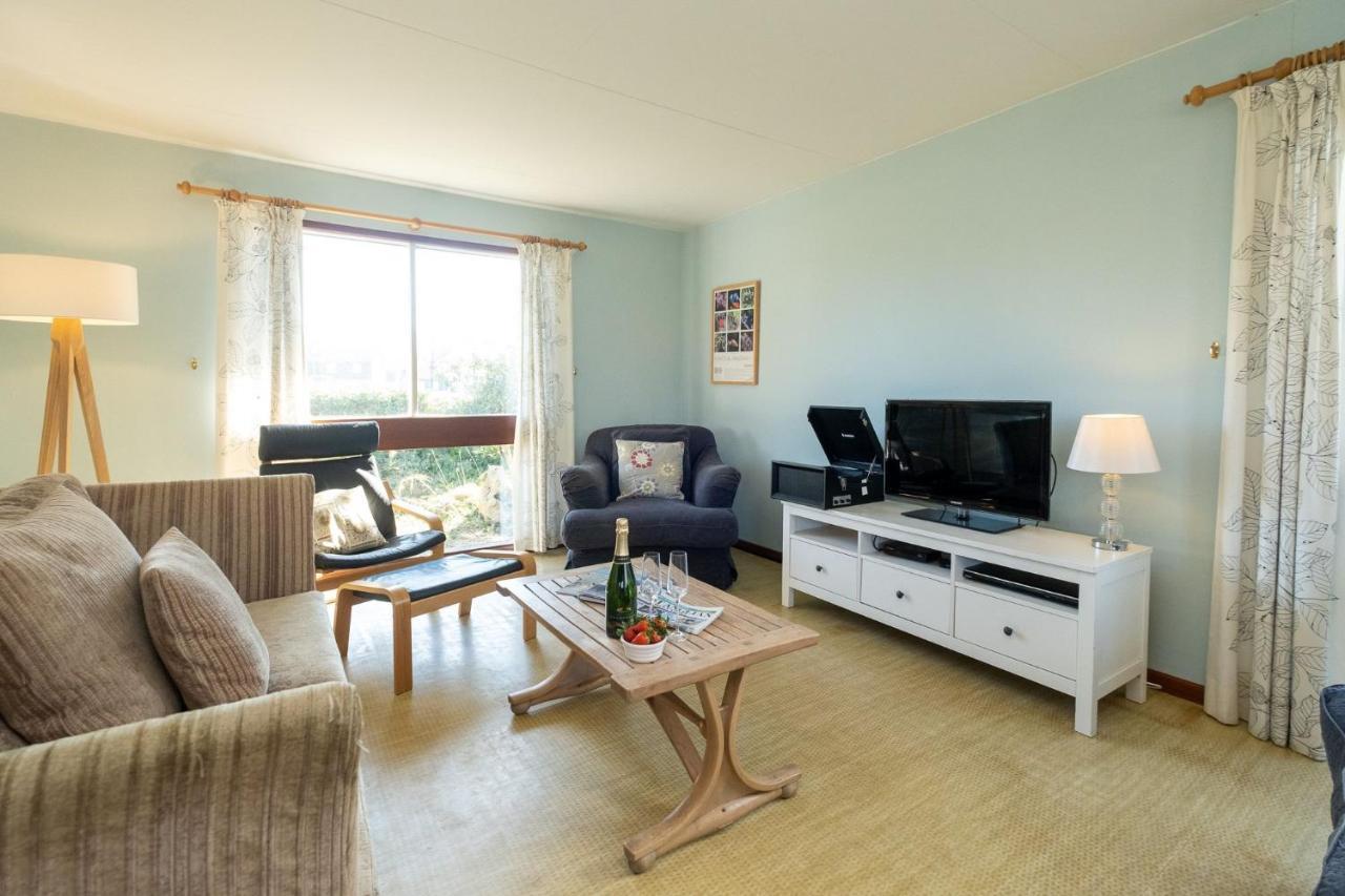 Sea Poppies Villa Торпнес Екстериор снимка