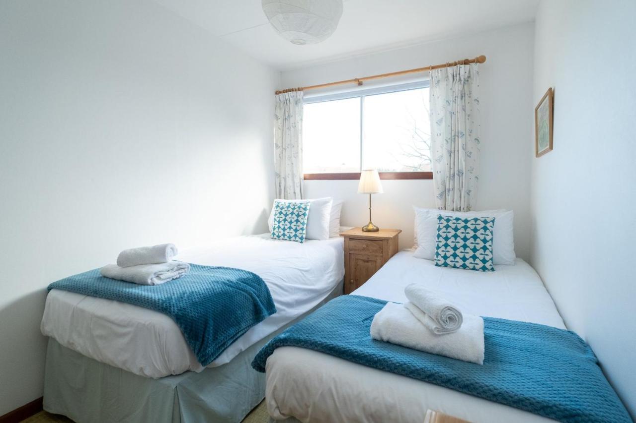 Sea Poppies Villa Торпнес Екстериор снимка